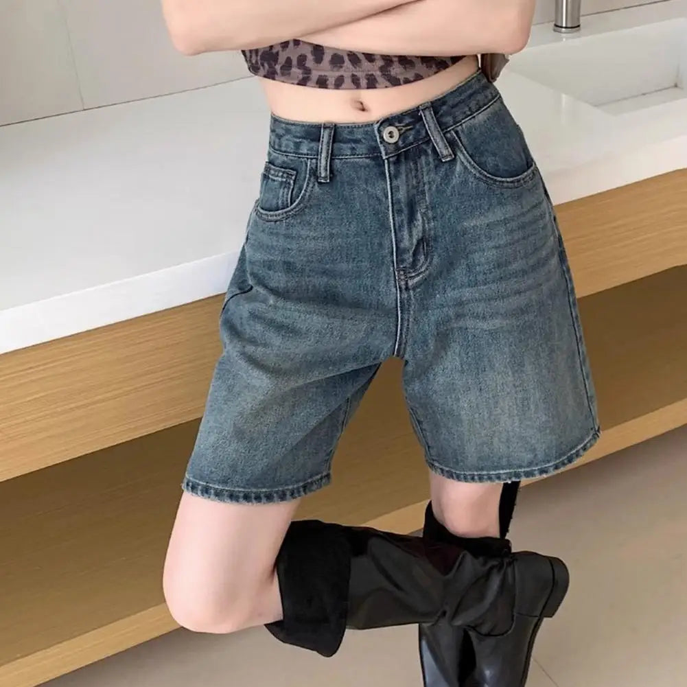 Loose Fit Denim Pants Vintage High Waist Denim Shorts for Women Wide Leg Streetwear Jeans with Button Closure Knee Length Pants