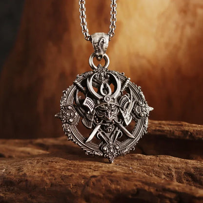 Retro Compass Warrior Head Demon Warrior Pendant Benno Necklace Men's Locomotive Gothic Jewelry Necklace