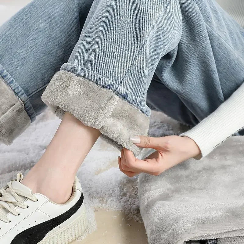 Thickened Fleece-lined Women's Jeans 2022 Winter New Style Slimming Versatile Loose-fit Straight-leg Bell Bottoms Trendy